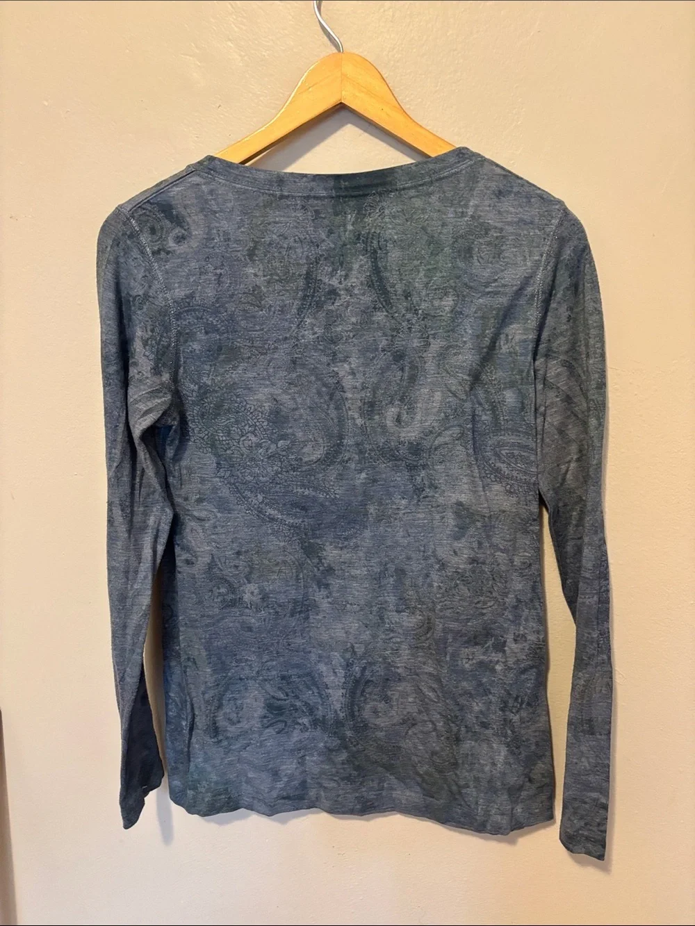 V-Neck Long Sleeve Tee with Studded Ornate Motif - Slate Blue
